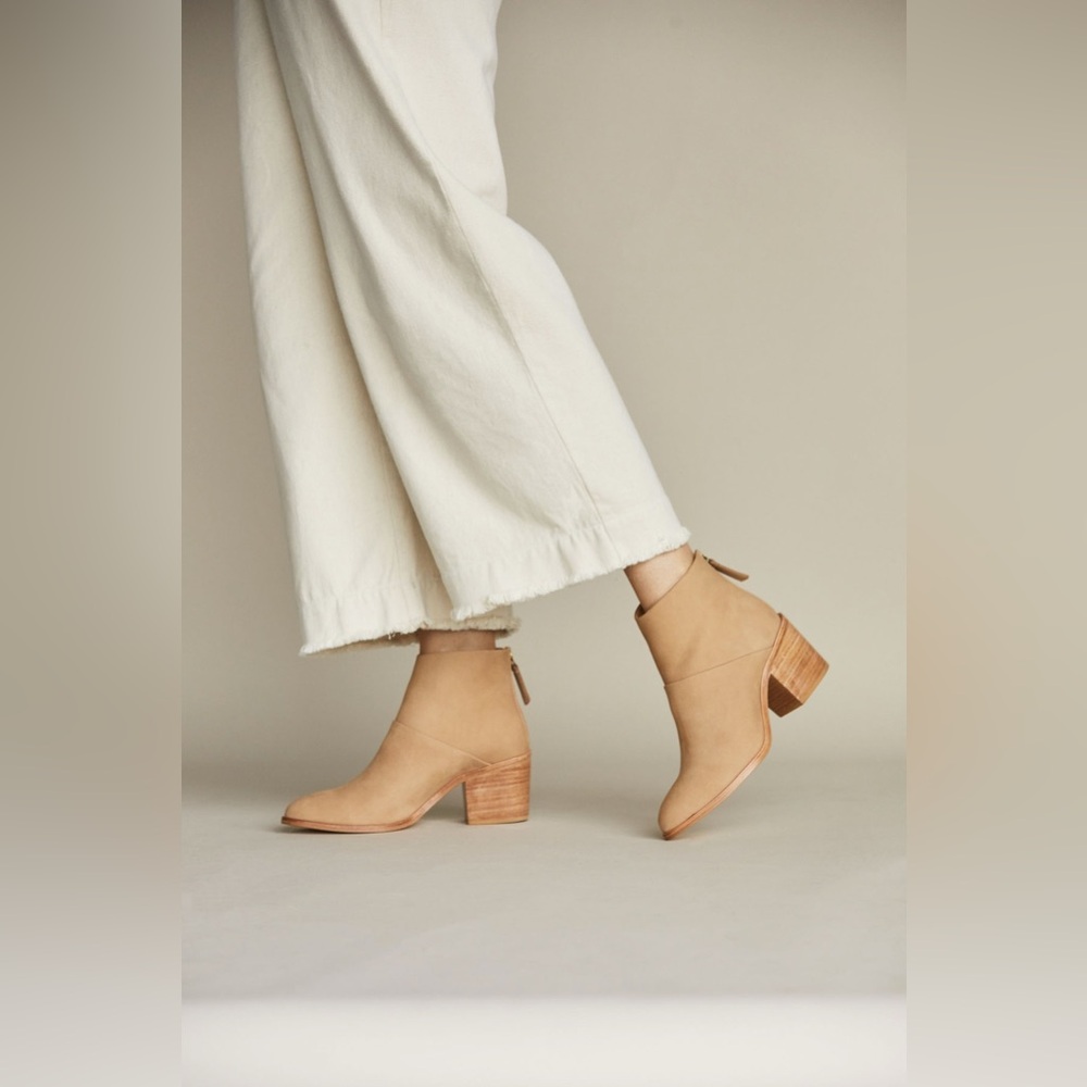 Nisolo Dari Ankle Boots Booties Nubuck Suede Wheat Tan Block Heel Size 9